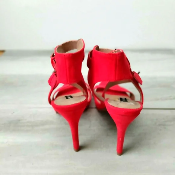 Parker and sky ankle strap heels - Picture 3 of 8